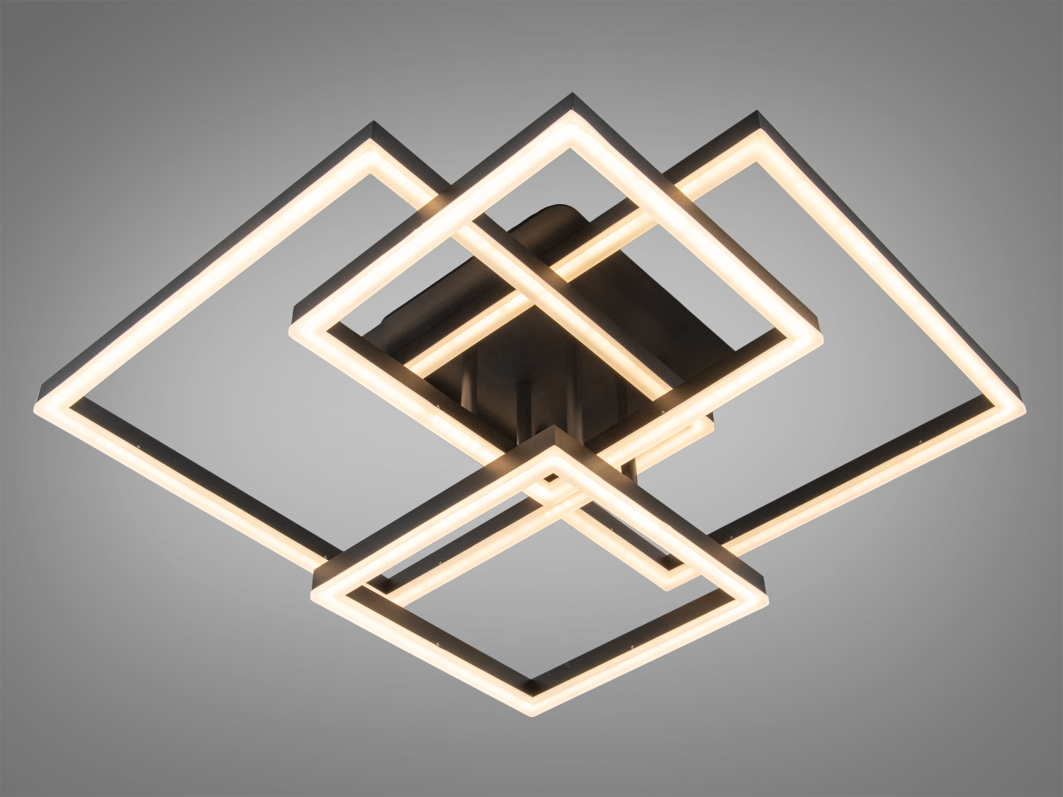 Чорна LED люстра 120W з чотирма квадратними плафонами, пультом і димером. Три колірні температури, рівномірне акрилове розсіювання, низький профіль для сучасних інтер’єрів.