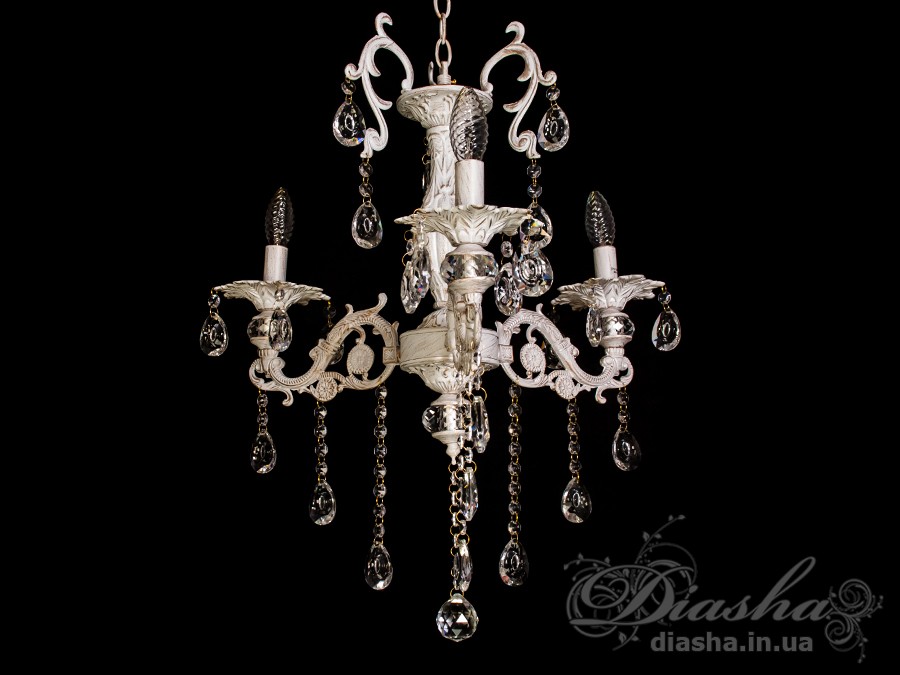 Назва люстри відображає всю її суть. У ній дійсно все витончено. І підвісний золотий ланцюг з плетеною ажурною підставою, і плавні вигини металевої конструкції, що відтінені перламутровим напиленням, і дивовижні плафони з перламутровими вставками... Вона чудово буде виглядати в будь-якій кімнаті Вашого будинку. А може стати гідною прикрасою ресторану, готелю, магазину та ін. Прекрасні і високоякісні люстри цієї моделі зі звичайними лампами розжарювання, &laquo;економки&raquo; або сучасними понад-економними світлодіодними лампами на патрон Е14 внесуть класичні нотки в будь-який інтер'єр. Ви також можете не турбуватися про висоту стель у своєму приміщенні. Довжину підвісу можна з легкістю відрегулювати і самостійно.
Подібні люстри ідеально підходять як до класичних, так і до сучасних інтер'єрів. Легкість, легкость, елегантність представленої тут люстри справлять незабутнє враження на будь-якого з Вас.