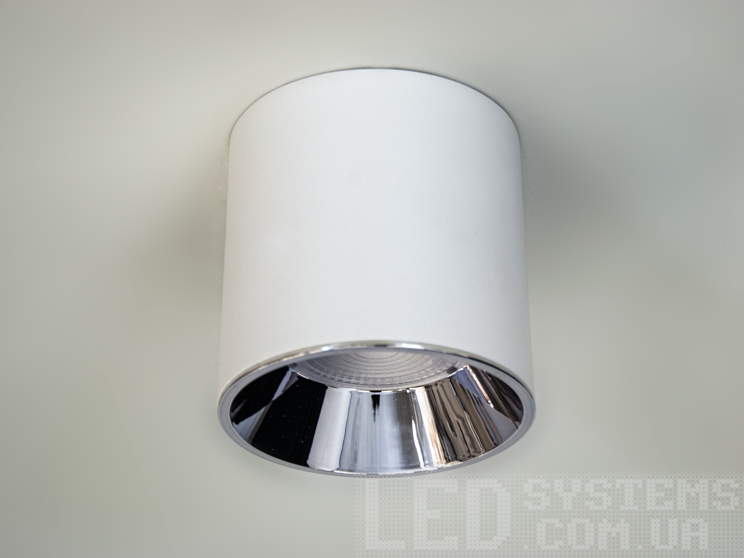 Накладний точковий світильник