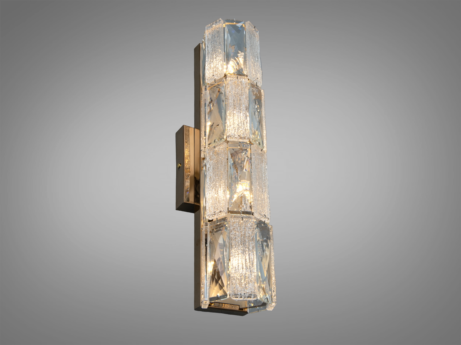 Настінний світильник з кришталевими панелями, що відбивають світло. Ідеальний для акцентного освітлення в сучасних приміщеннях.