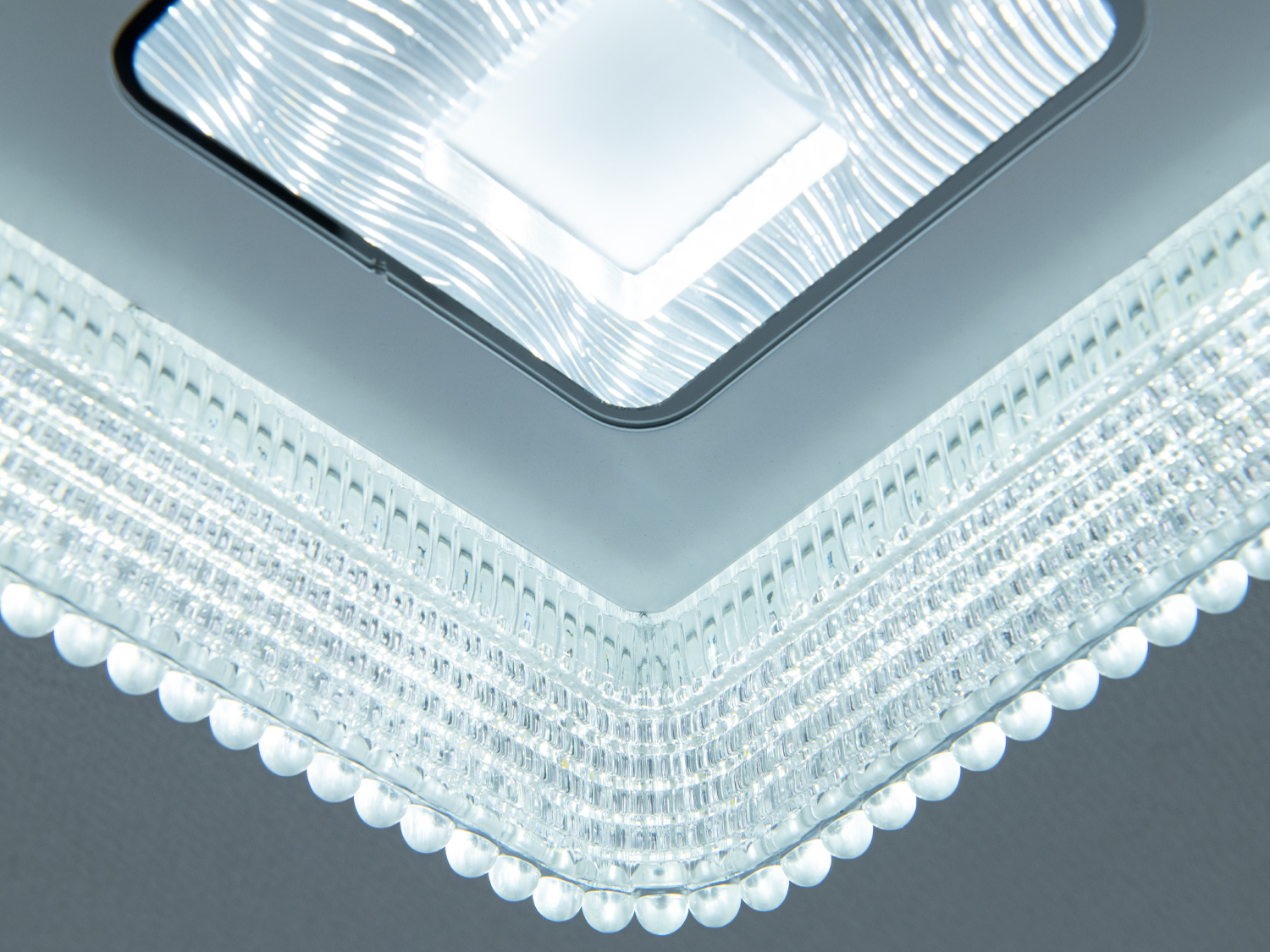 Стельова LED люстра 90Вт біла 3 модулі CCT