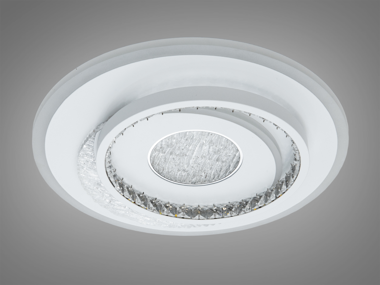 Компактна стельова люстра з матовим покриттям, що підходить для мінімалістичного стилю інтер′єру.