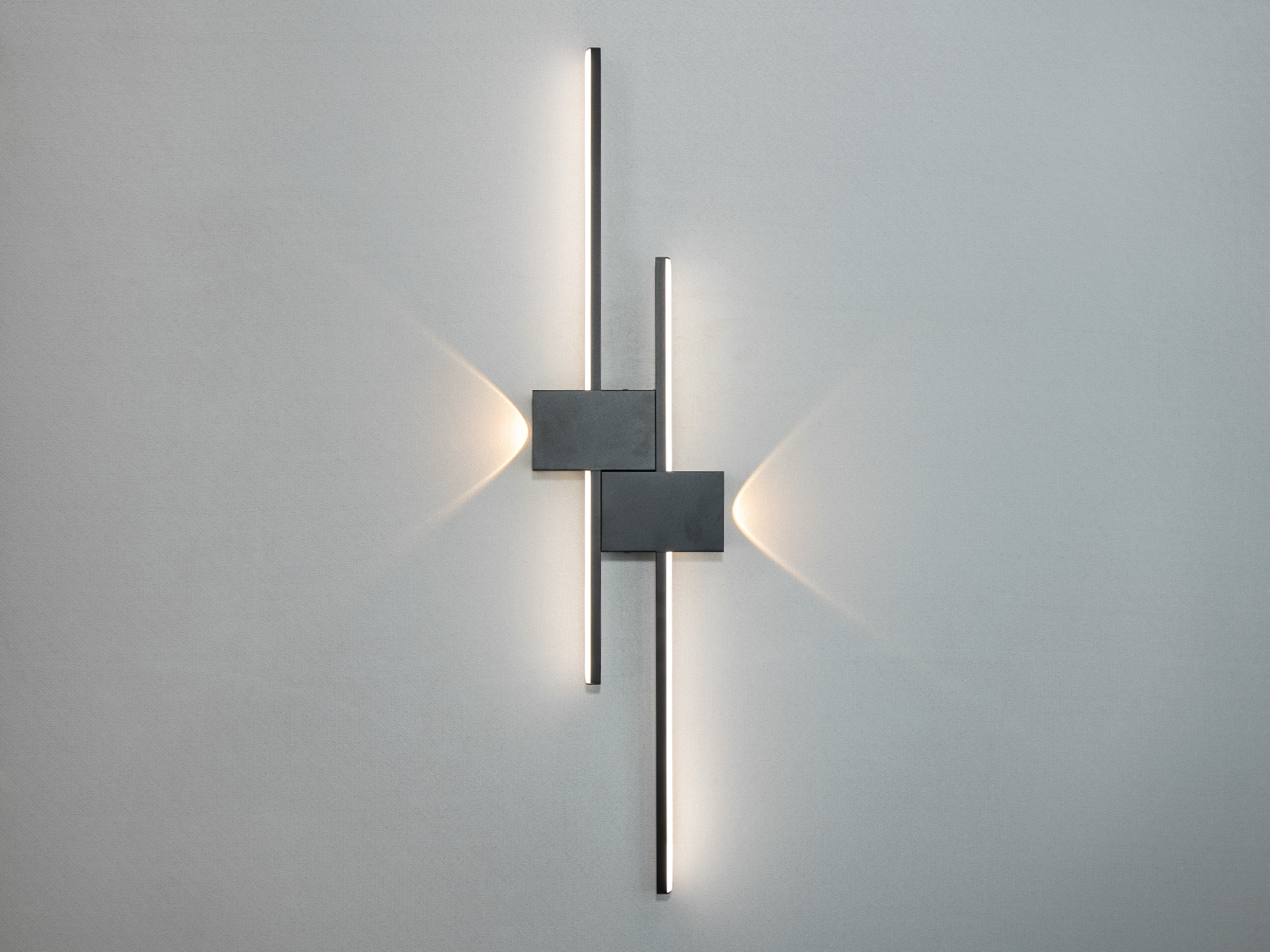 Оригінальне лінійне світлодіодне бра, 30W. Завдяки своєму унікальному дизайну, енергоефективності та високій якості, цей настінний лед світильник стане ключовим акцентом у вашому просторі, додавши йому елегантності, комфорту та функціональності.