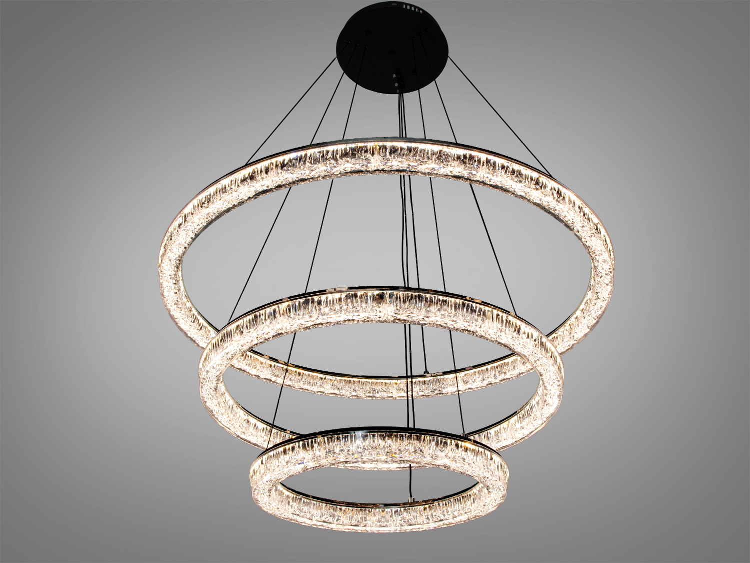 Підвісна LED люстра з 3 акриловими кільцями, 125 W, 6875 lm. Три режими 3200/4100/6000K, регулювання висоти, чорний колір. Для освітлення до ~22 м².