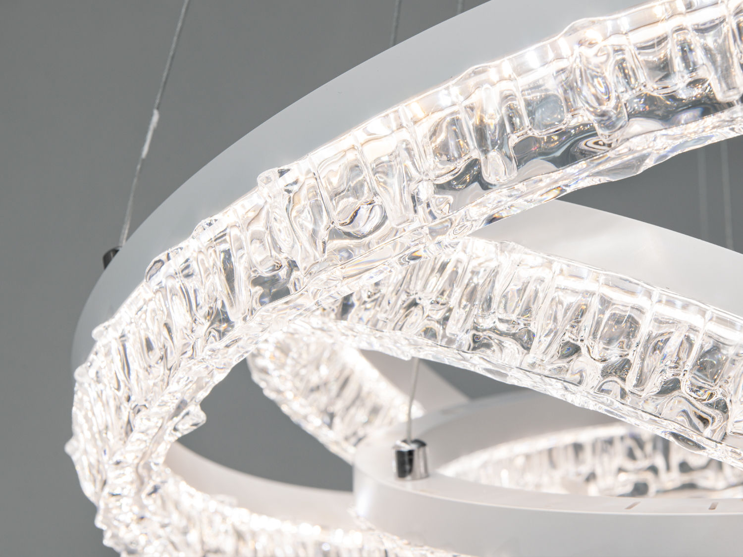 Підвісна люстра Diasha LED біла 82Вт 4510Лм 3CCT