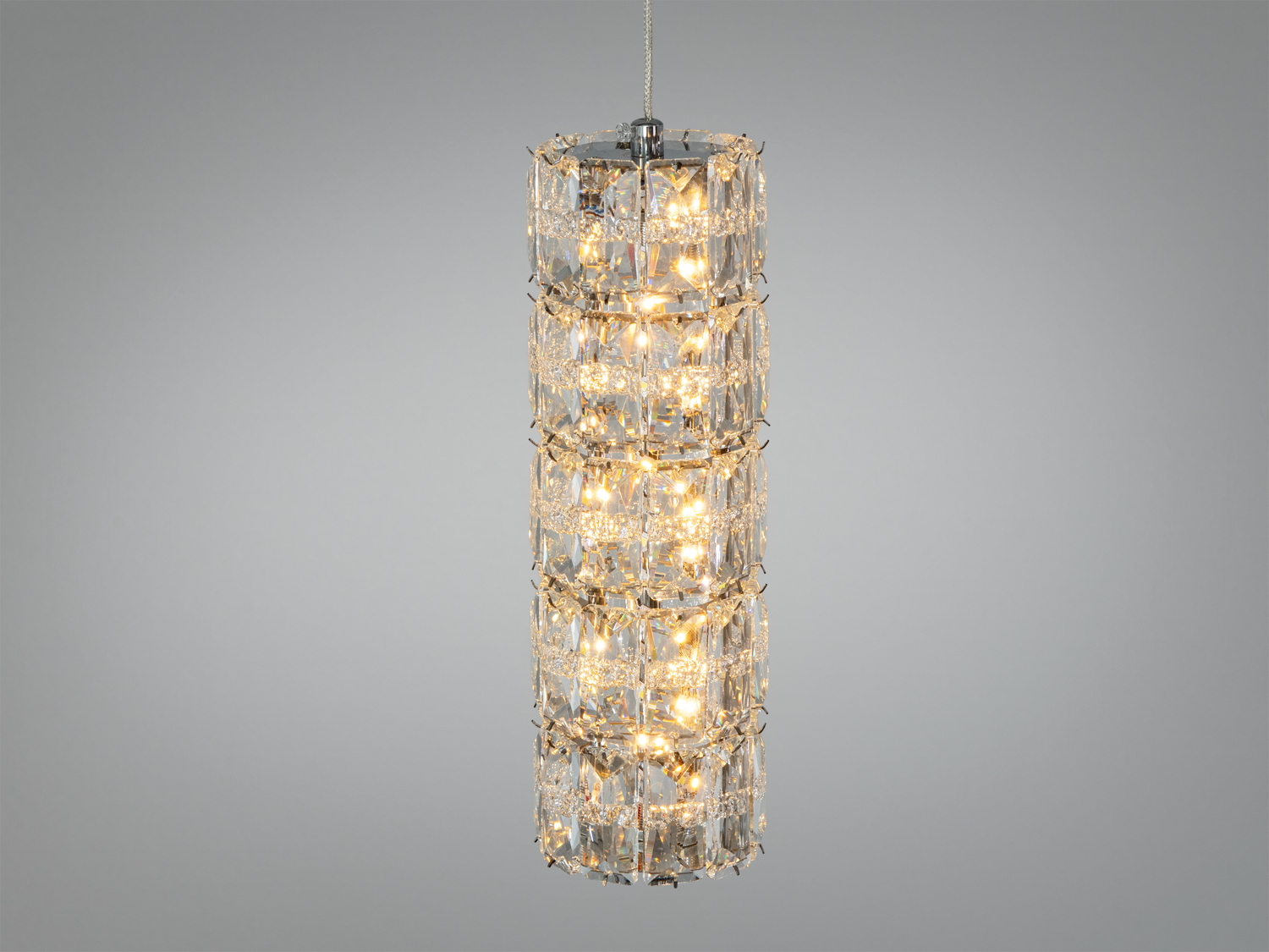 Світлодіодний кришталевий підвіс Diasha у хромі, 8 Вт. Циліндрична форма, м’яке сяйво кришталю, акцентне світло для вітальні, кухні чи спальні.