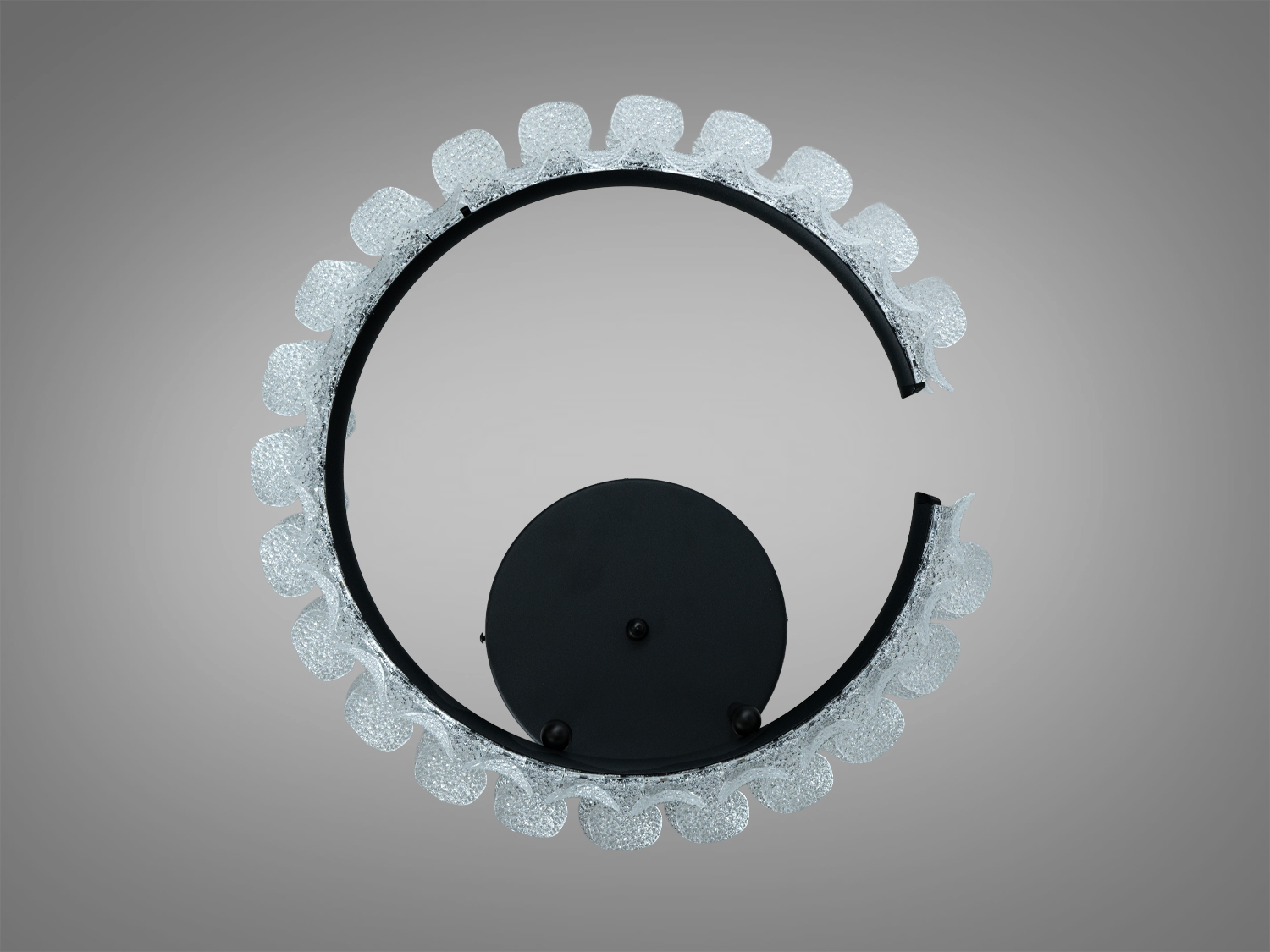 Підвісний світильник у формі кільця з прозорого акрилу, підходить для монтажу на стелі в житлових приміщеннях.