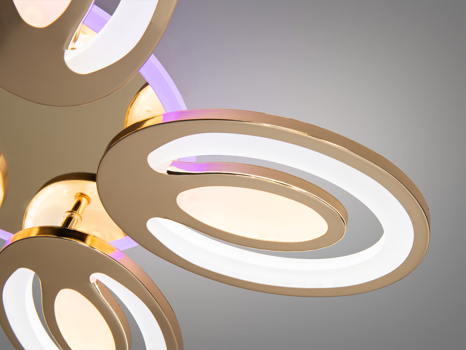 Стельова LED люстра золото 95Вт пульт димер