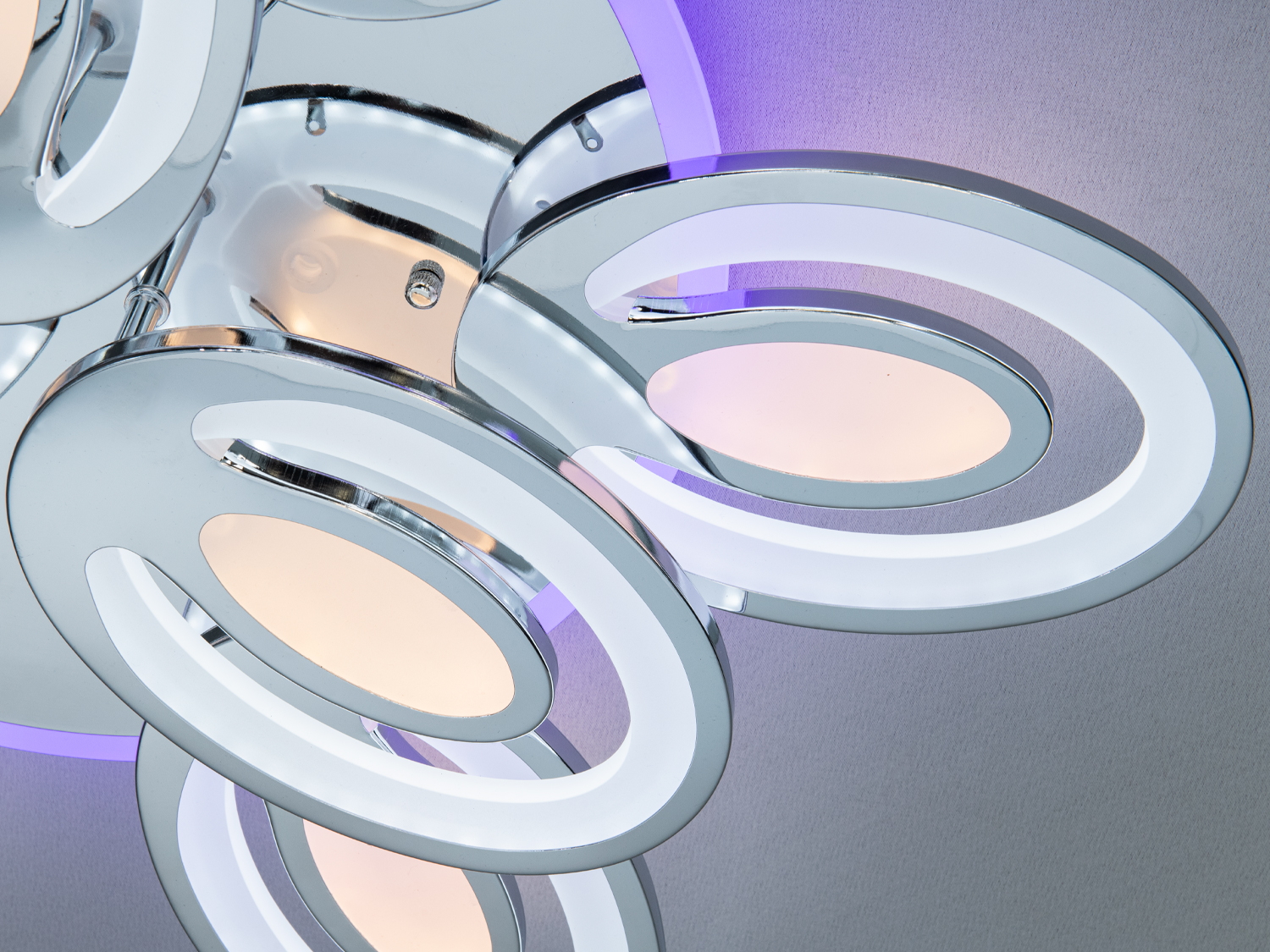 Люстра стельова LED кільця хром 176Вт пульт 30м²