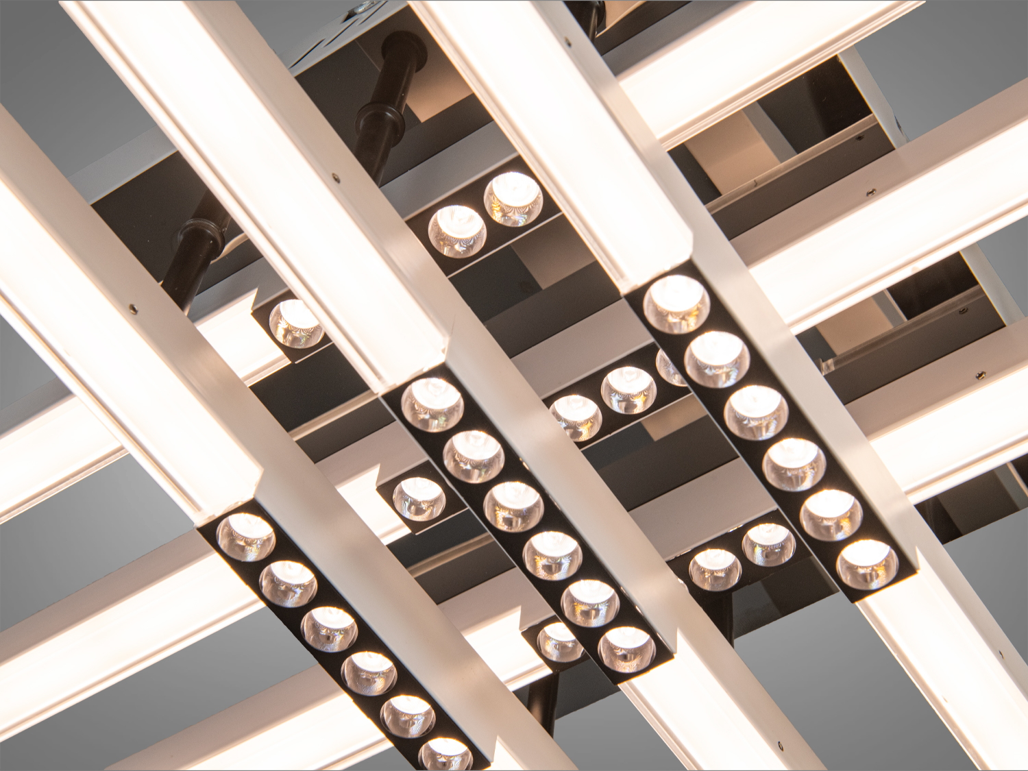 Стельова LED люстра білий чорний 60Вт пульт димер