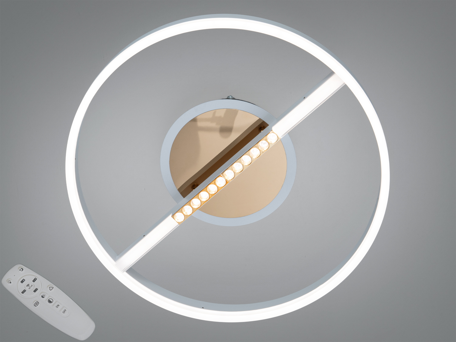 Кругла стельова лампа з білим світлом і дистанційним управлінням, ідеальна для сучасного інтер′єру.