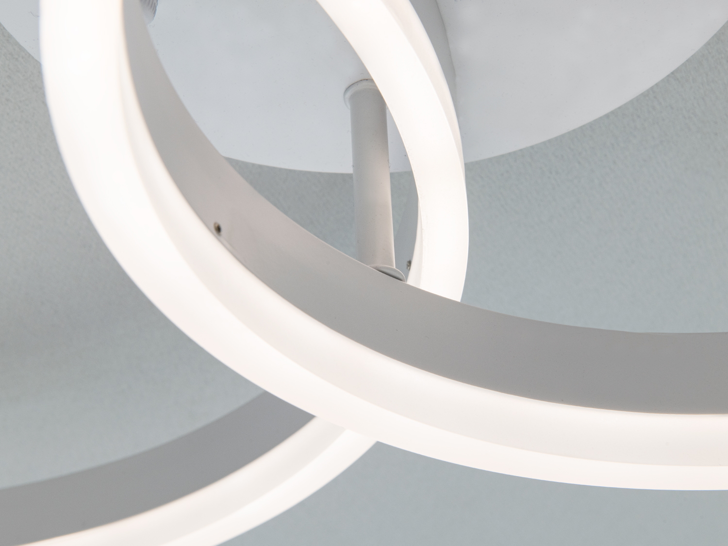 Люстра стельова LED кільця 2 біла 50W димер пульт