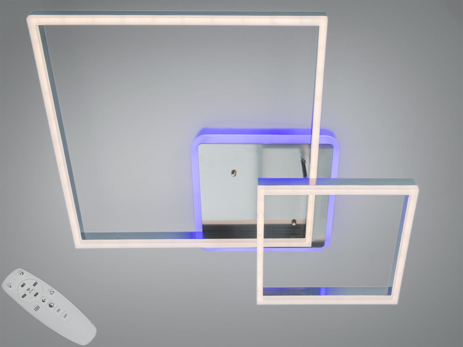 Стельова LED люстра 84 Вт у матовому хромі з пультом і димером. 4620 лм, 3 температури 3200/4100/6500 К, підсвітка основи, 2 акрилові модулі, низький профіль. Для кімнат до 15 м².