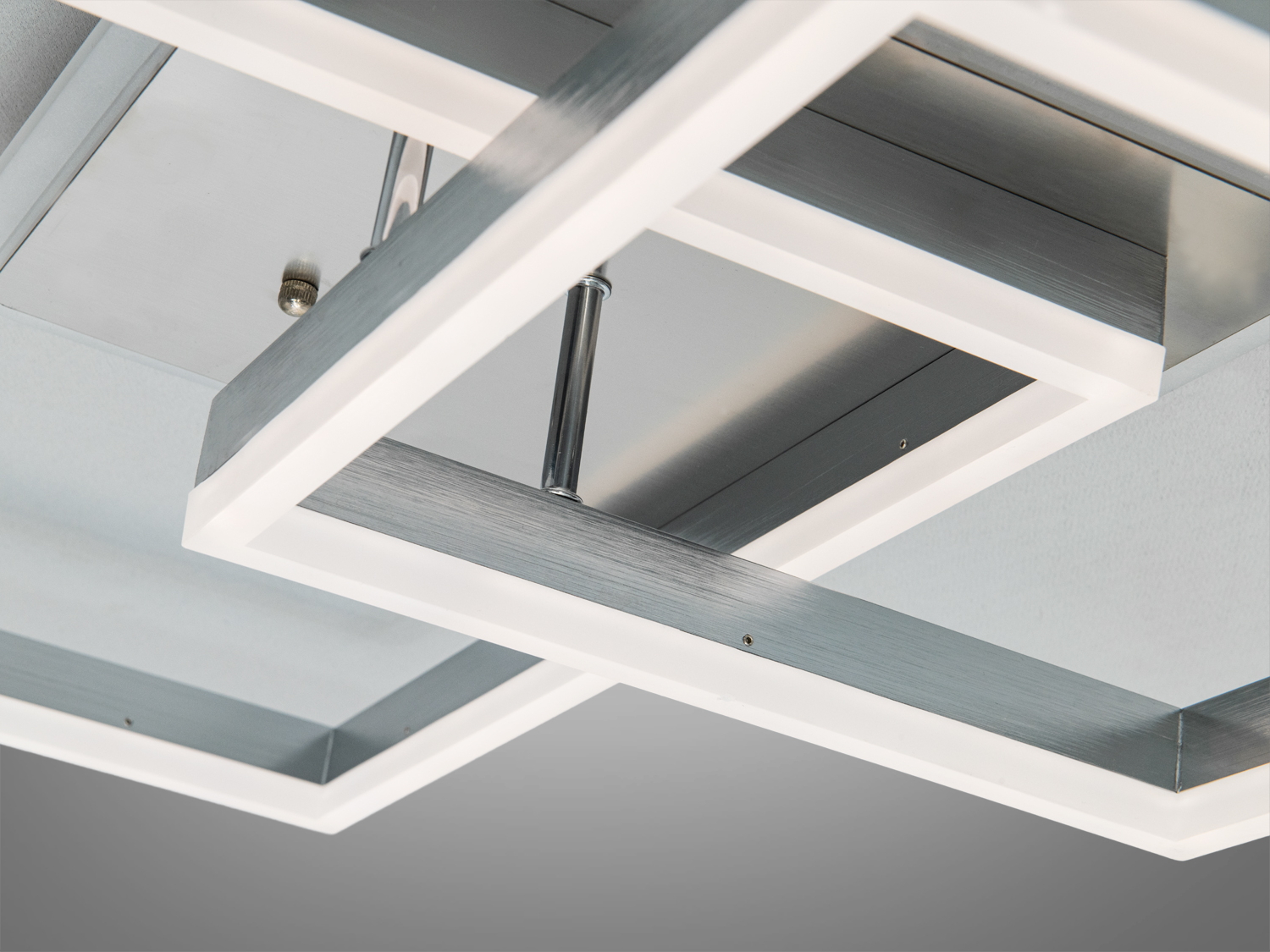 Стельова LED люстра матовий хром 84 Вт пульт димер до 15 м²