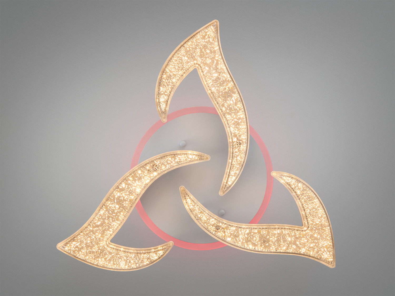 Світильник із теплим жовтим світлом, три вигнуті акрилові елементи формують унікальний дизайн. Ідеально для затишного інтер′єру.