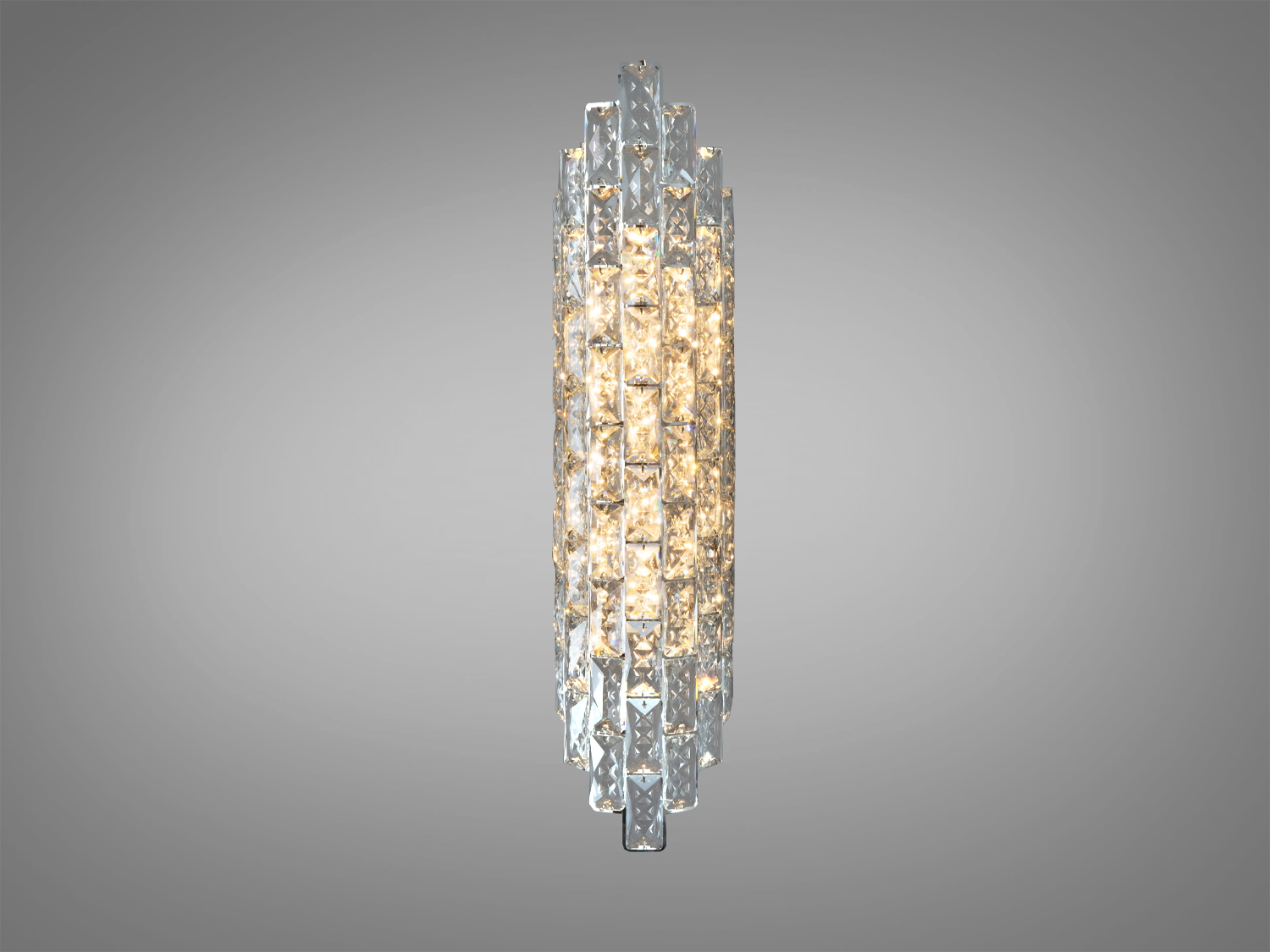Настінний світильник з теплим світлом, що підкреслює текстуру кришталю. Ідеальний для створення затишної атмосфери в їдальні.