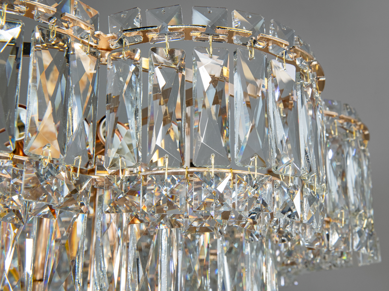 Кришталева люстра каскадна золота 310-600GD