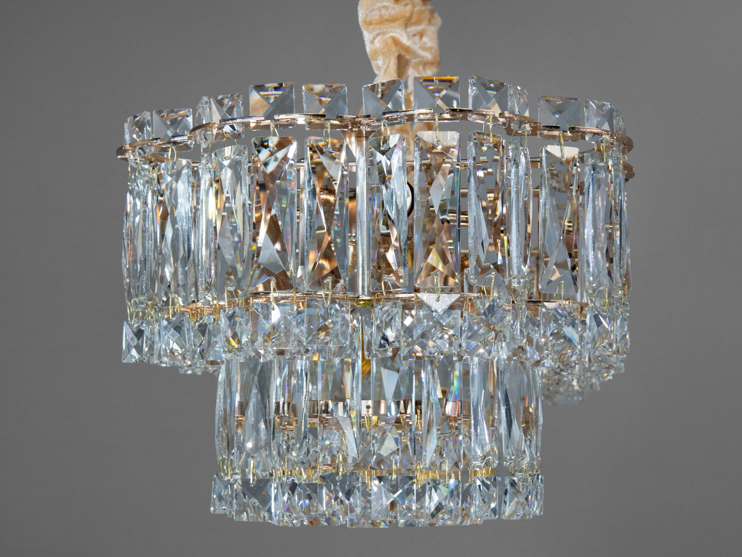 Кришталева люстра Diasha 310 золото прямокутна каскадна багатошарова конструкція