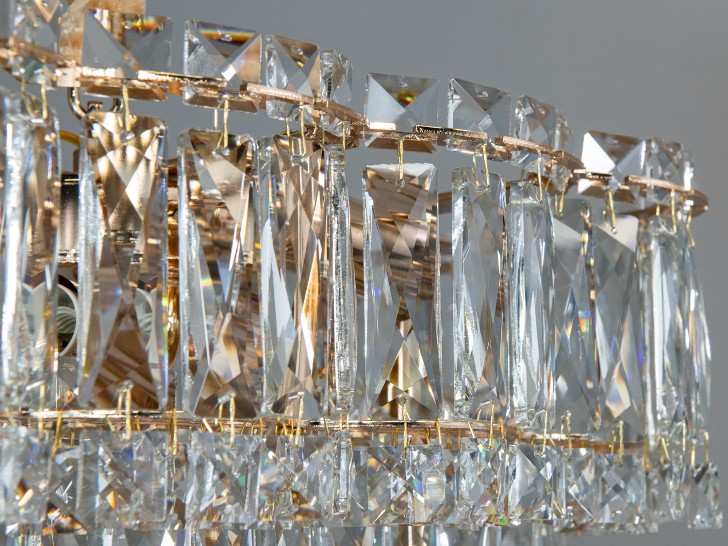 Кришталева люстра Diasha 310 золото прямокутна каскадна багатошарова конструкція