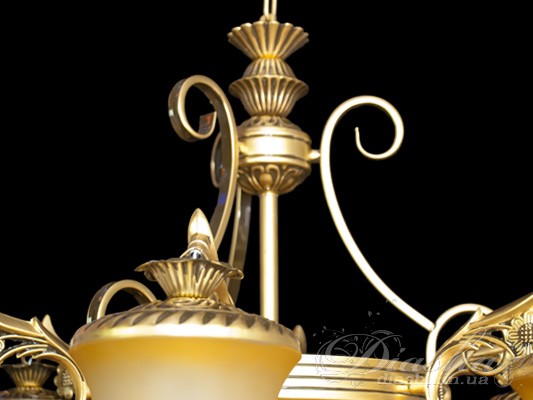 Люстра в античному стилі