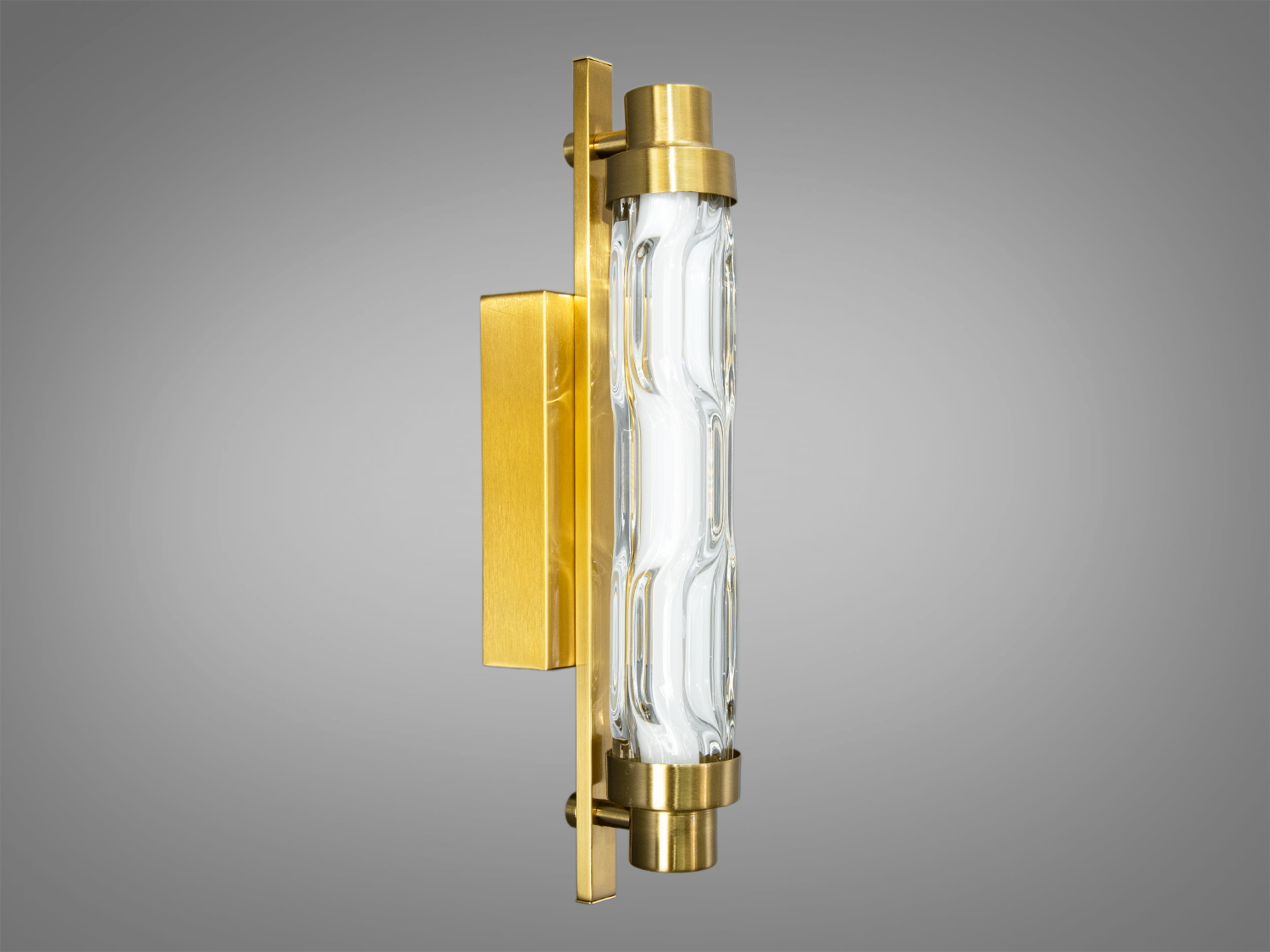 Сучасний настінний світильник з золотистою основою і прозорим скляним плафоном, підходить для ванної кімнати.