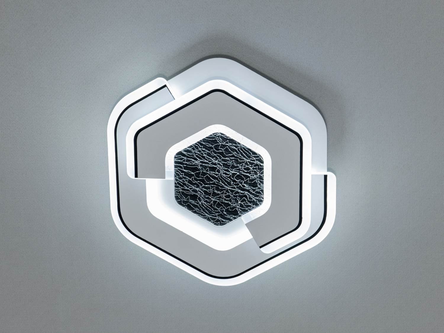 Гра світла та тіней, яку створює цей led світильник, перетворює інтерєр у справжній витвір сучасного мистецтва.