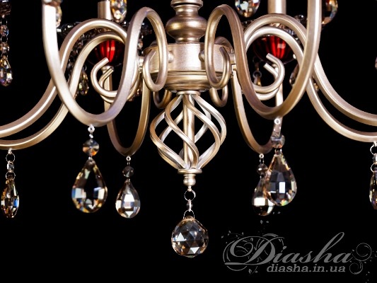 Люстра з класичними скляними абажурами