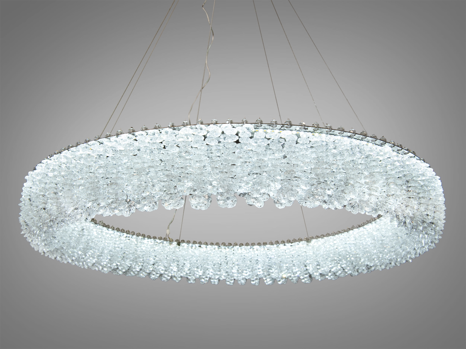 Підвісна кришталева люстра Diasha 505 з LED освітленням у хромі – розкішний акцент у вашому інтер′єрі.