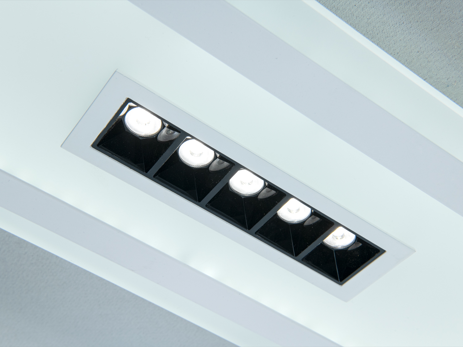 Стельова люстра LED Diasha сіра 88 Вт пульт CCT 15 м2