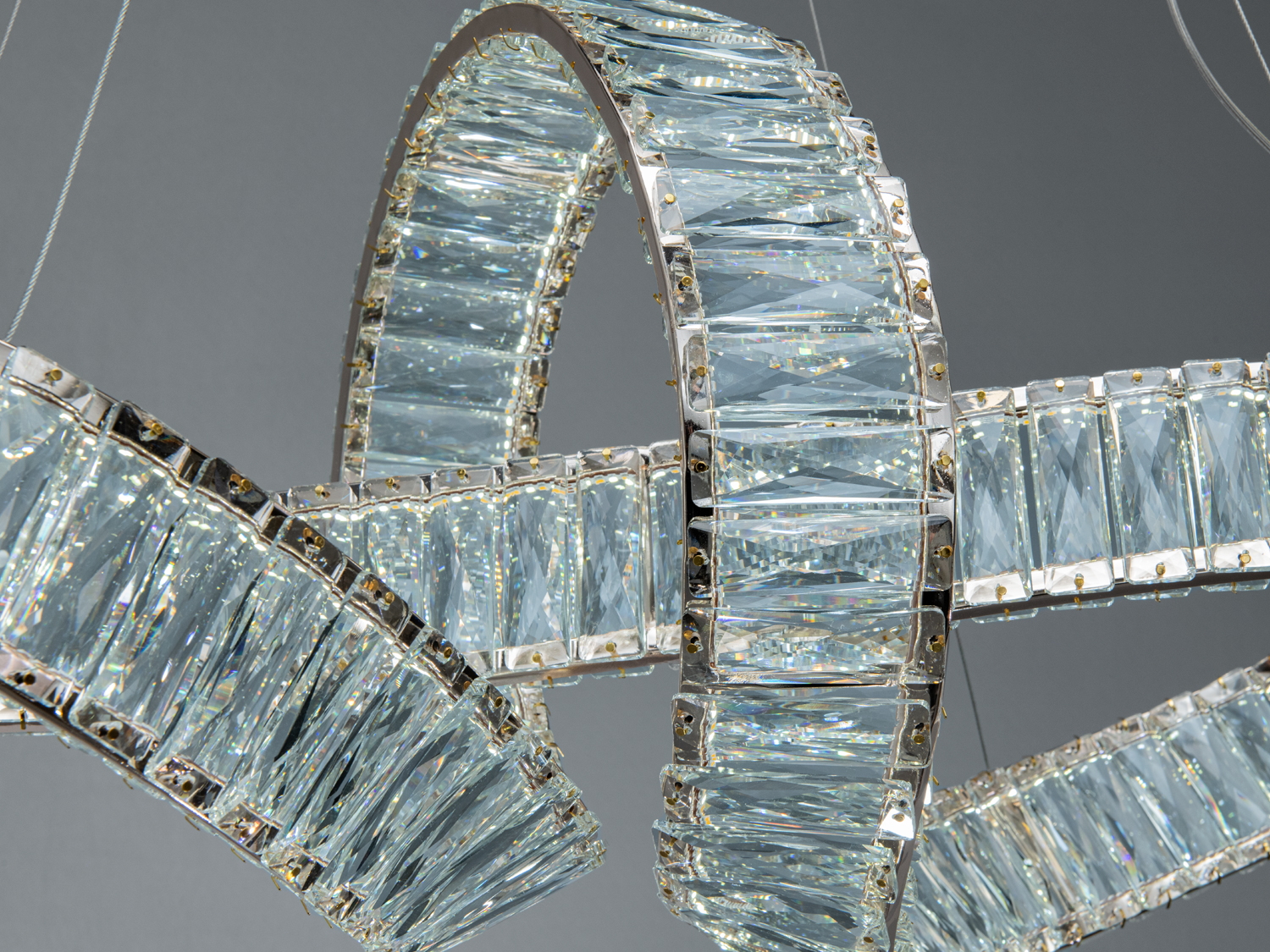 LED люстра-підвіс Мебіус золото з пультом