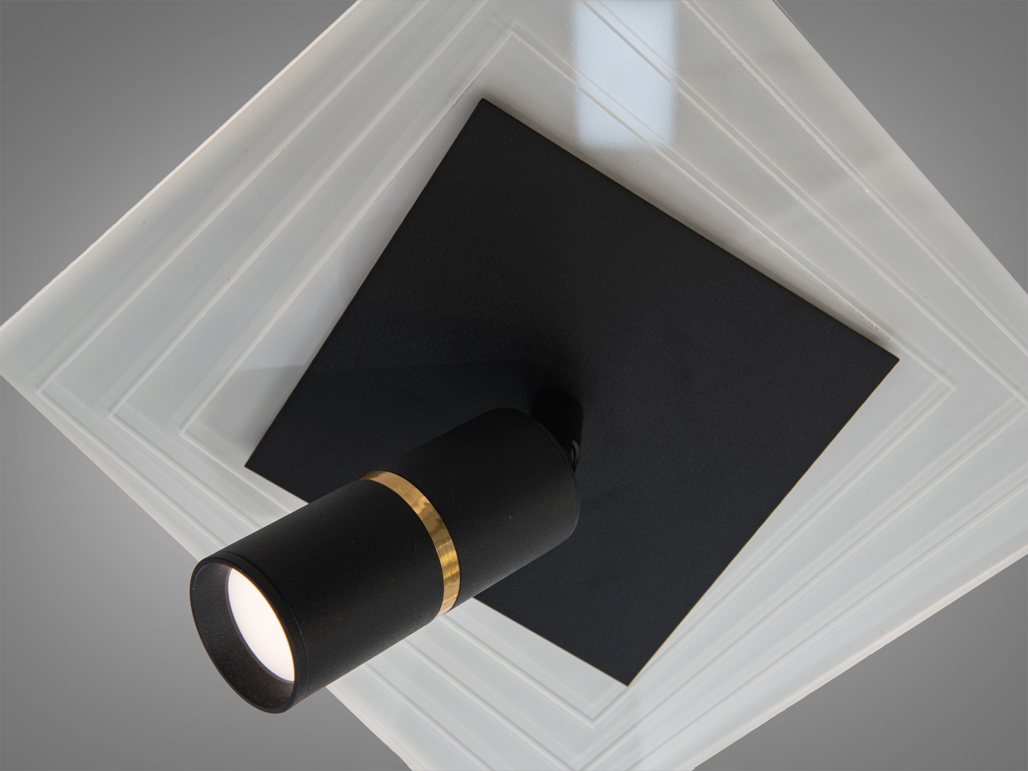 Люстра стельова LED Diasha біла+чорна 95Вт пульт