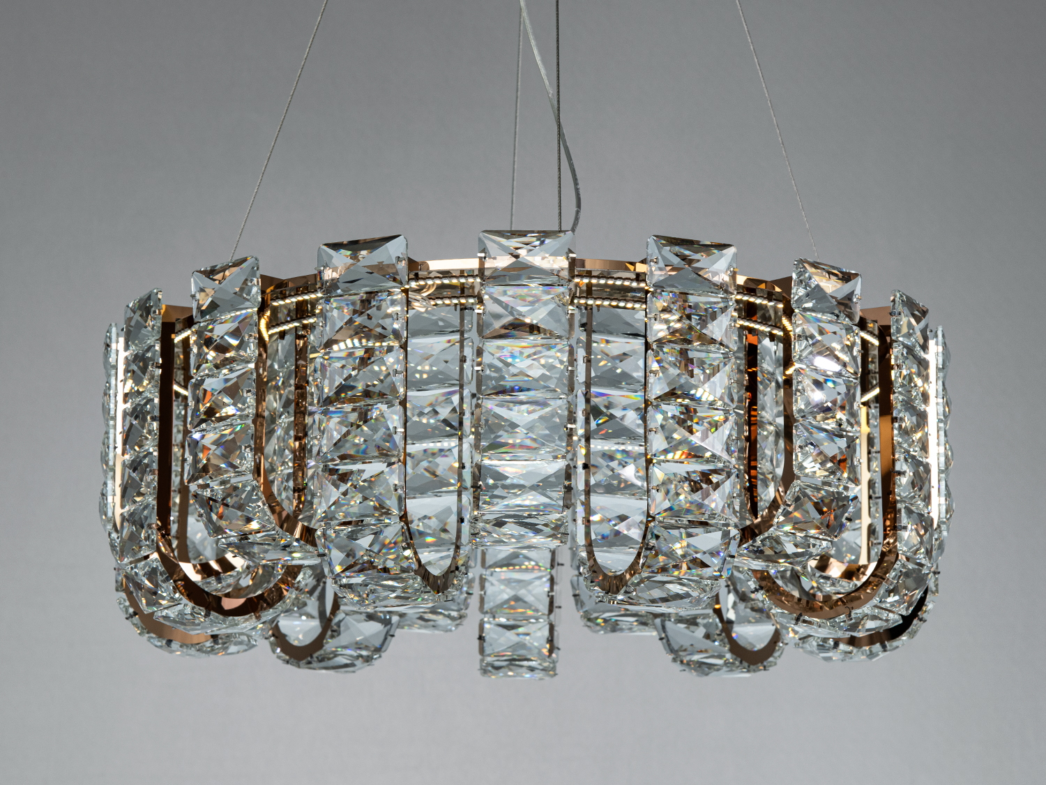 Світлодіодна люстра підвісна золото 55Вт пульт