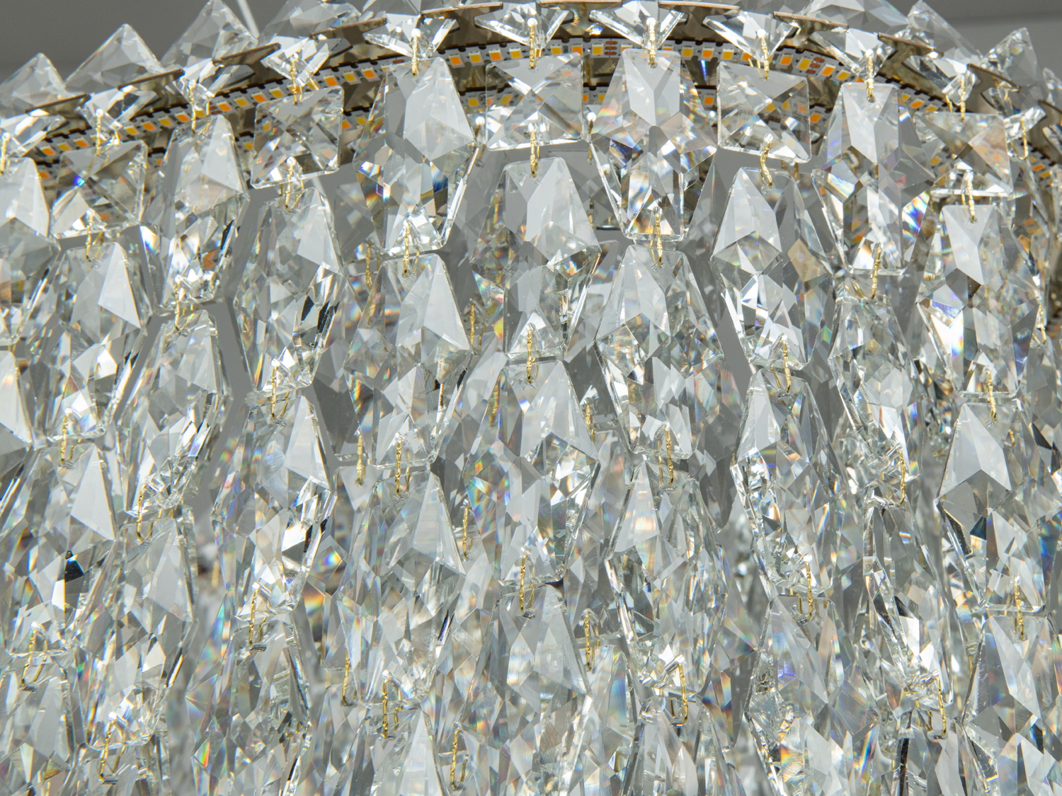 Кришталева світлодіодна люстра овал 97 Вт золото