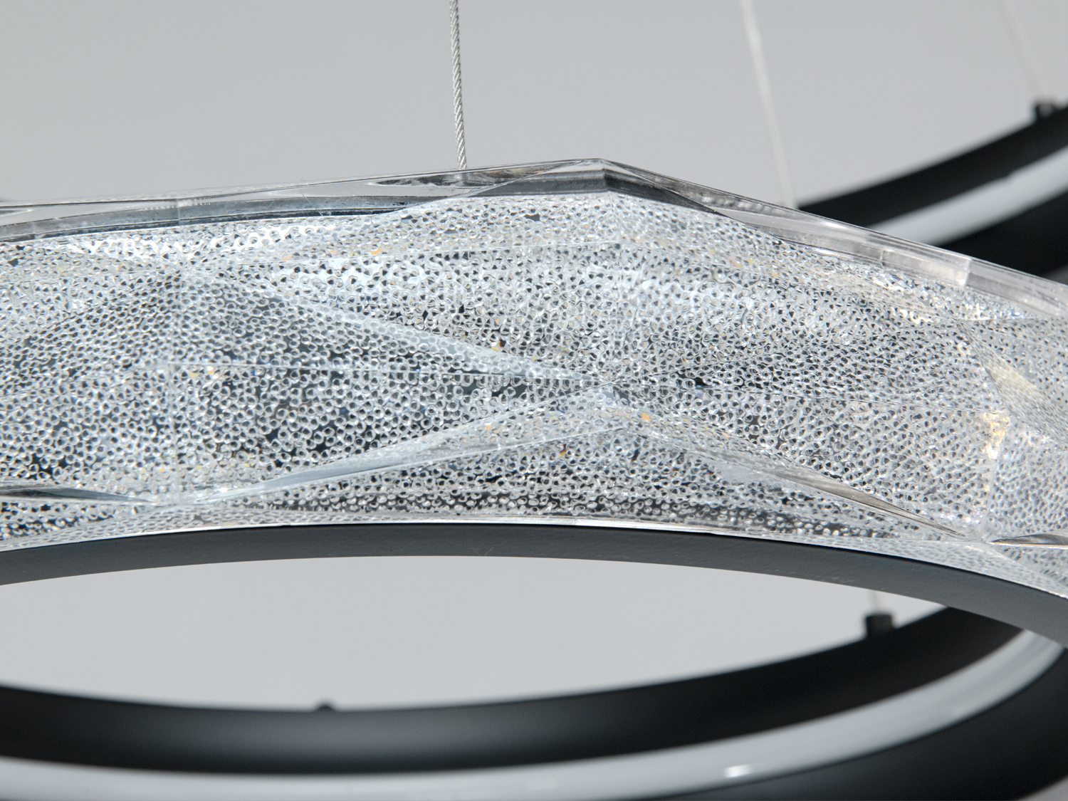 Підвісна люстра Diasha 2 кільця 152Вт чорна пульт