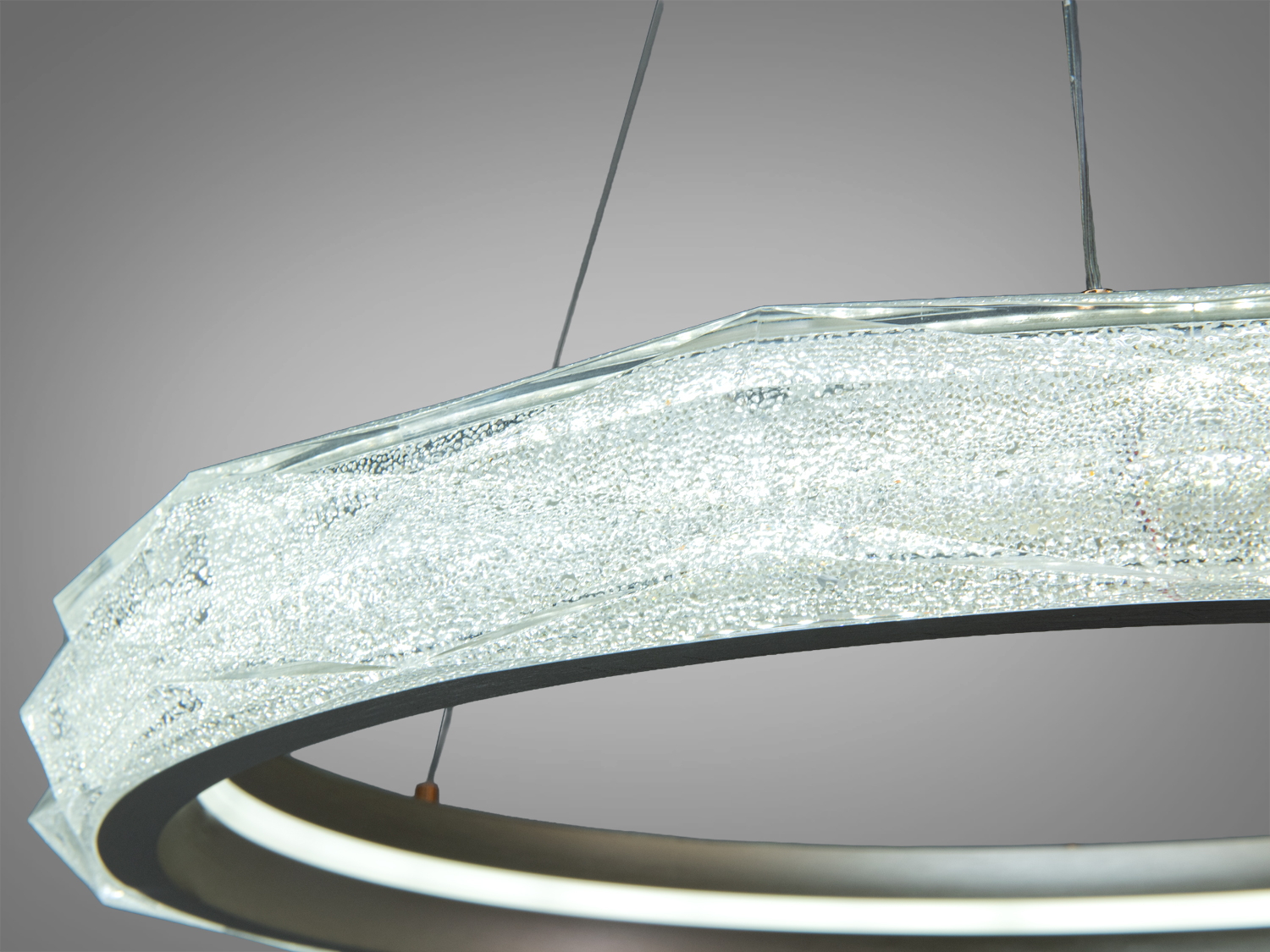 Світлодіодна люстра підвісна золото 95 Вт пульт