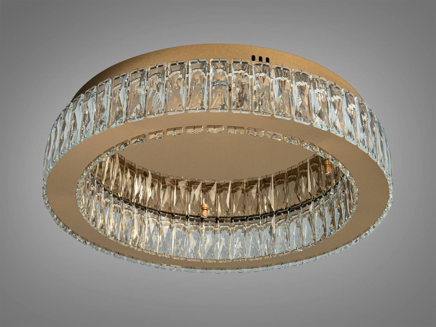 Кришталевий світильник з круглою формою, монтується на стелю, ідеальний для елегантного інтер′єру.