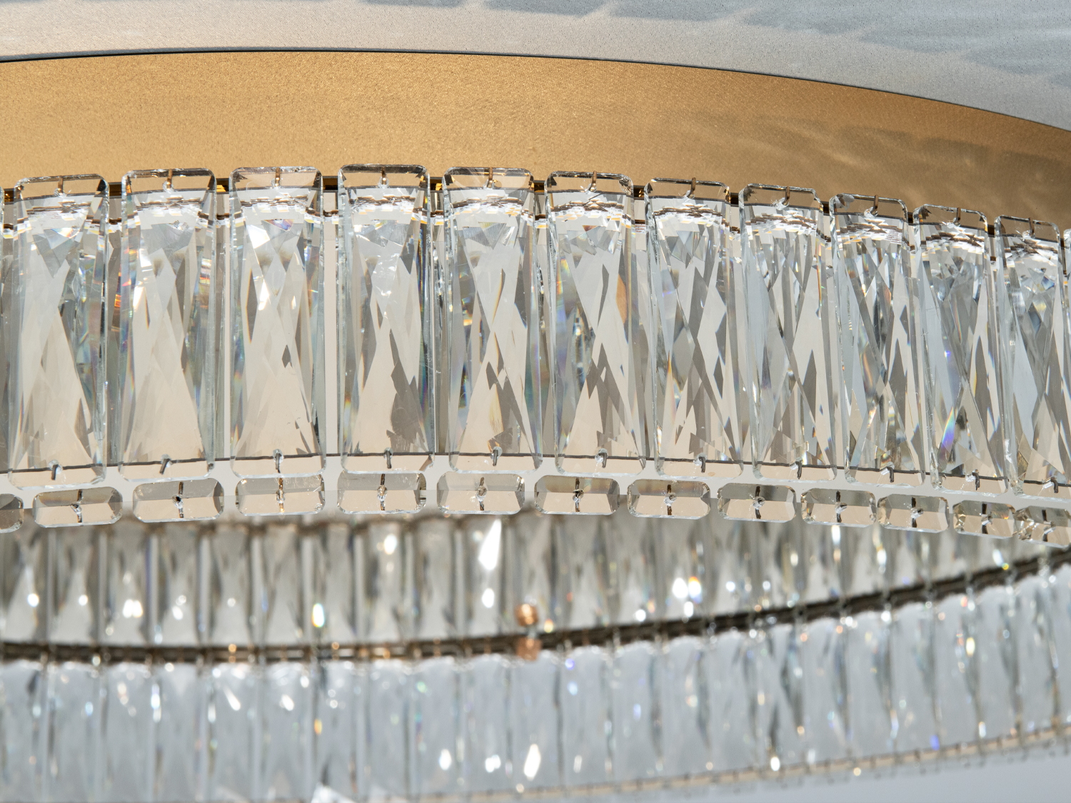 Стельова LED люстра 100Вт золото з пультом