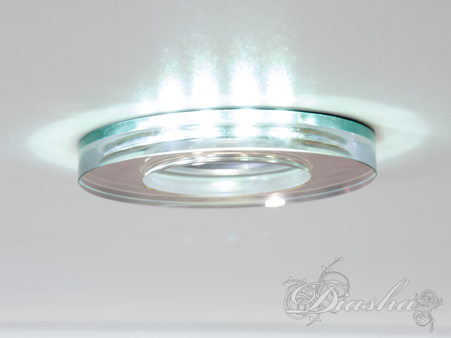 Світильник з вбудованим світлодіодним підсвічуванням