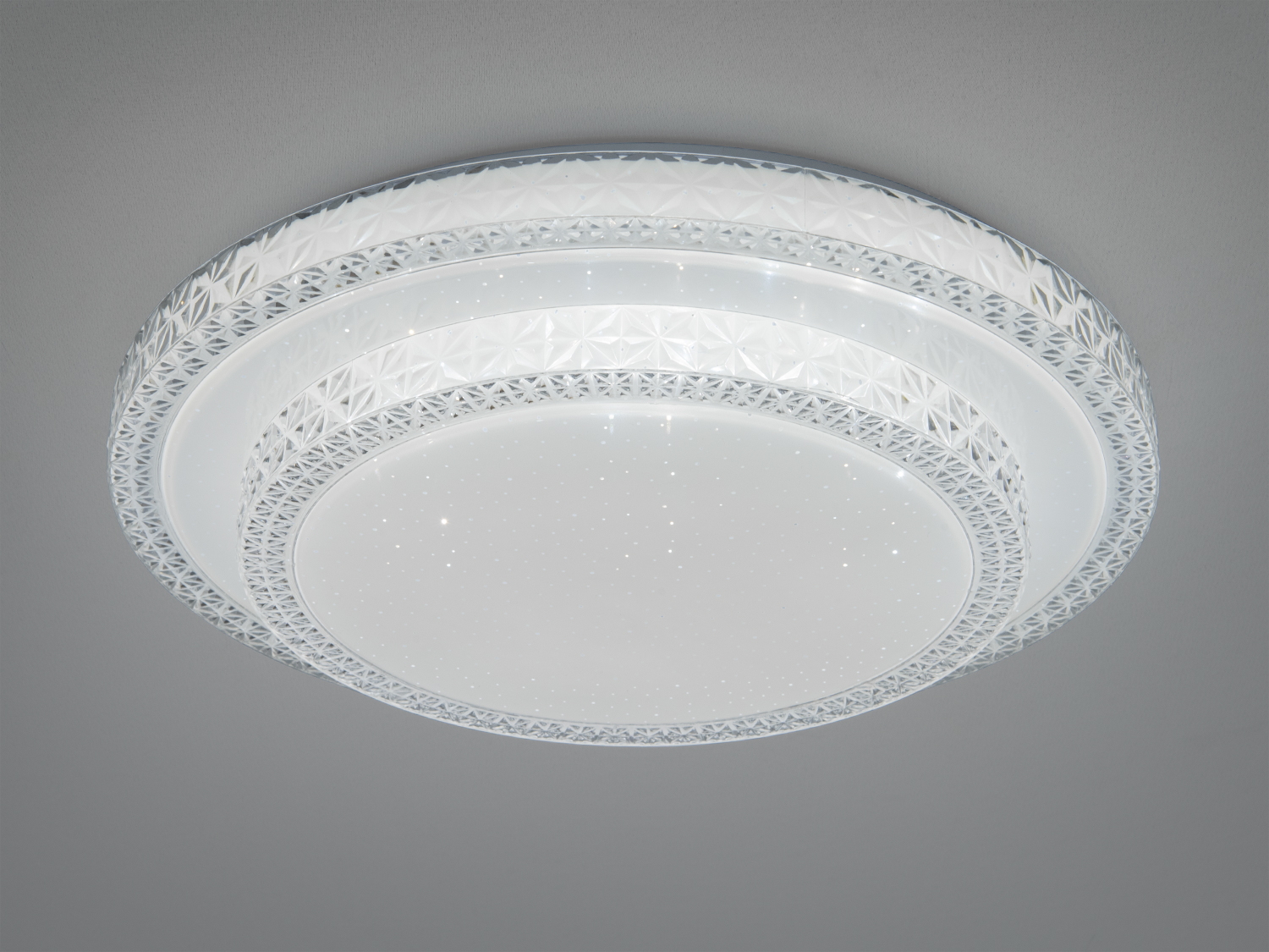 Кругла LED стельова панель 46 Вт у білому кольорі. Накладний монтаж, матовий розсіювач, керування вимикачем, без пульта. Підходить для кімнат до 8 м².