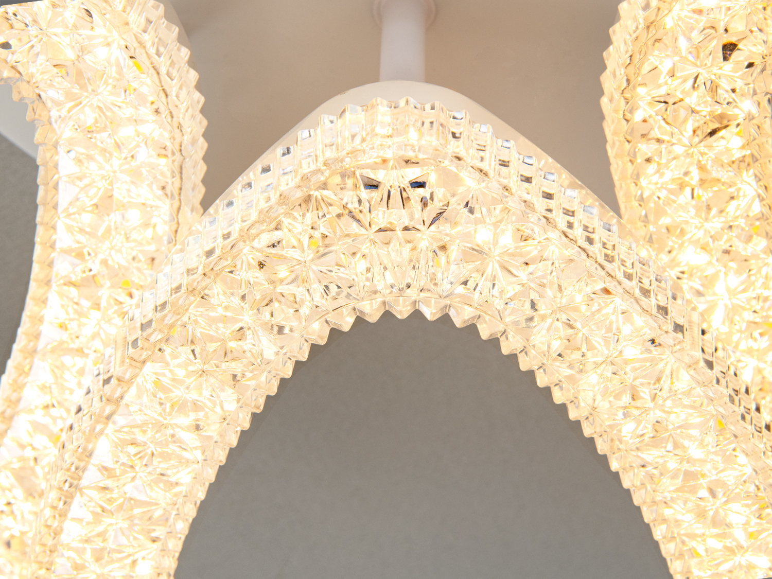 Стельова LED люстра з пультом біла 75W 6 модулів