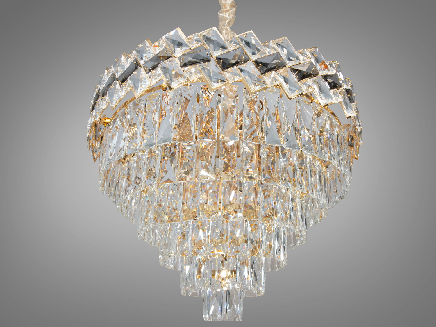 Современная хрустальная люстра