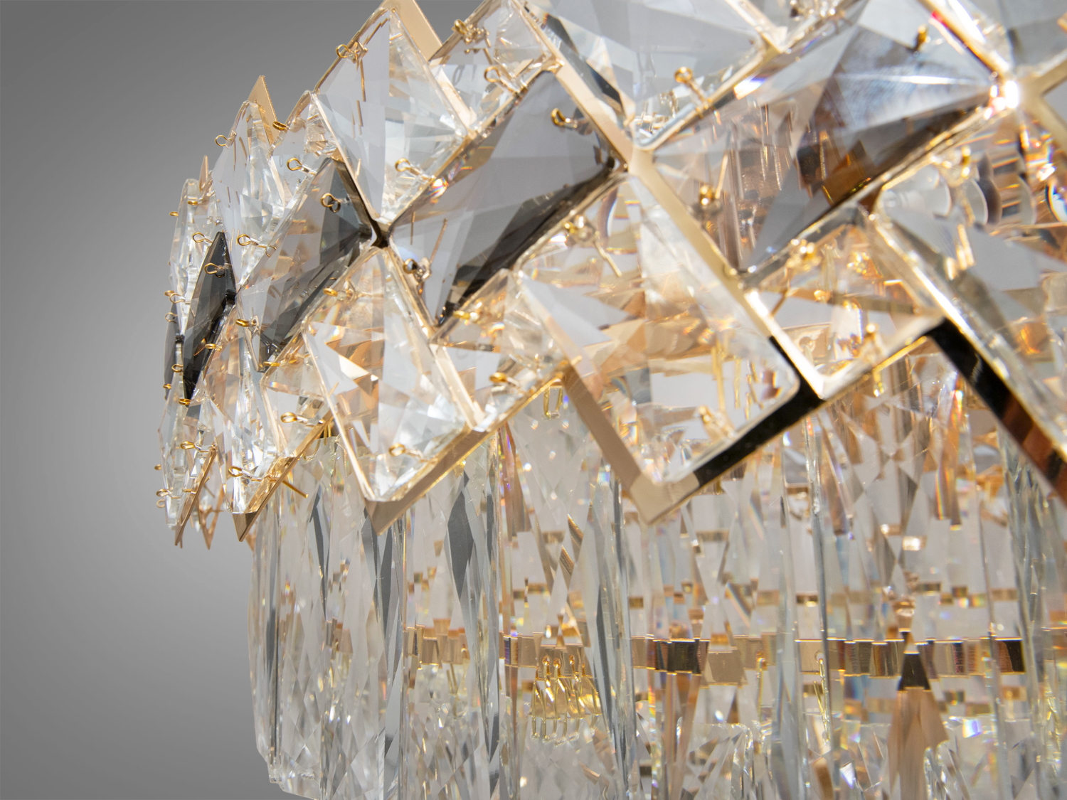 Современная хрустальная люстра