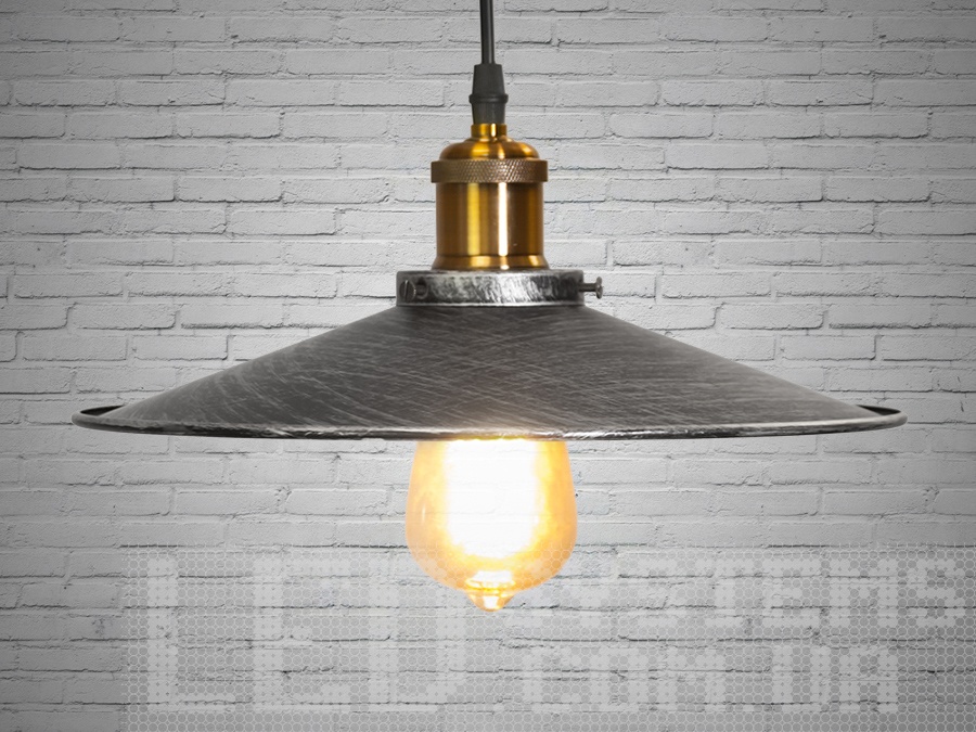 Світильник в стилі лофт відмінно підходить для освітлення столиків кафе, барних стійки, робочої поверхні в кухні-студії і тд.
Застосування світильника-підвісу в стилі &laquo;лофт&raquo; дуже різноманітно. Цей світильник відмінно підходить для підсвічування робочої поверхні. Мінімалізм цієї люстри підкреслить вашу індивідуальність і відчуття стилю.
Стиль &laquo;Лофт&raquo; зараз дуже популярний, його люблять як творчі особистості, так і вельми практичні люди, які віддають перевагу комфорт і простоту в інтер'єрі. Люстри в стилі &laquo;лофт&raquo; ідеально впишуться в сучасні будинки, квартири, кафе, арт-простори, коворкінги, квеструми. За рахунок регулювання шнура можна підібрати оптимальну висоту світильника.
Ідеально поєднується з лампою Едісона.
Лампа в комплект не входить.