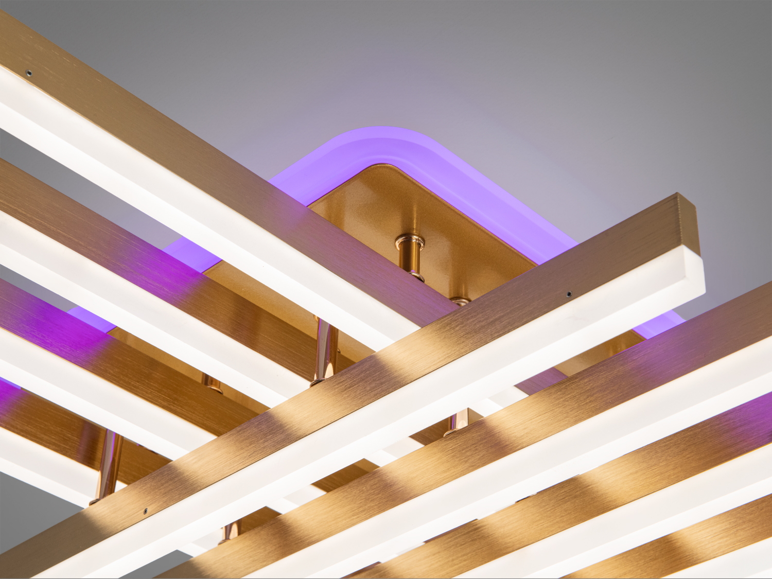 Стельова люстра LED золото димер пульт 136Вт