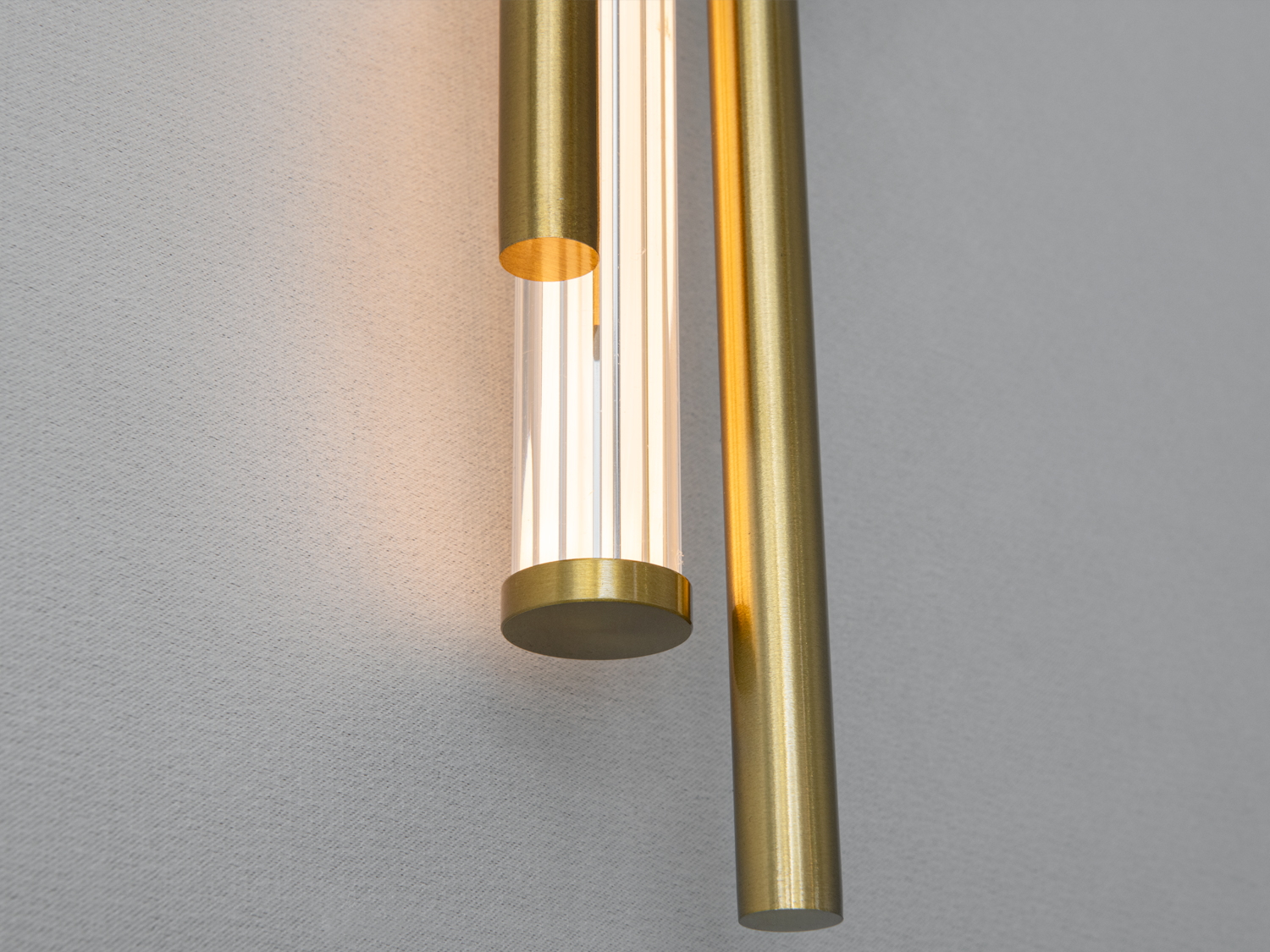 Деталь світильника з латуні, акцент на трубках. Відмінно підходить для створення затишної атмосфери в інтер′єрі.