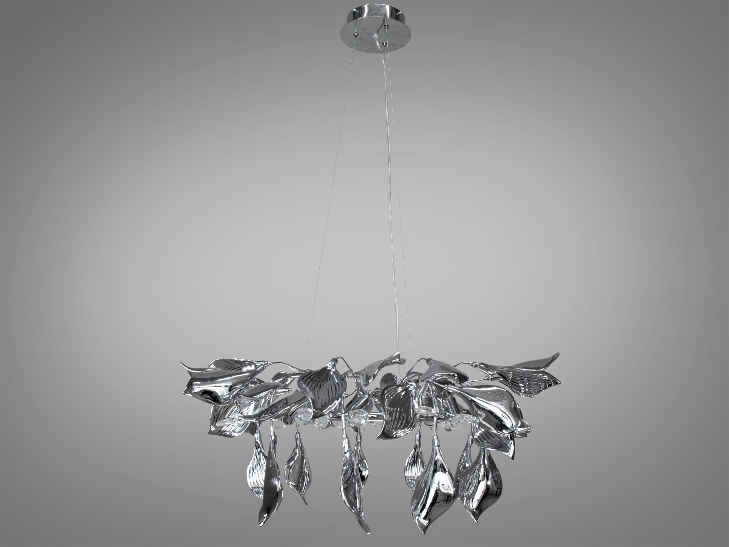 Люстра з металевими листям, підвішена на тонкому дроті, що підходить для просторих приміщень з високими стелями.