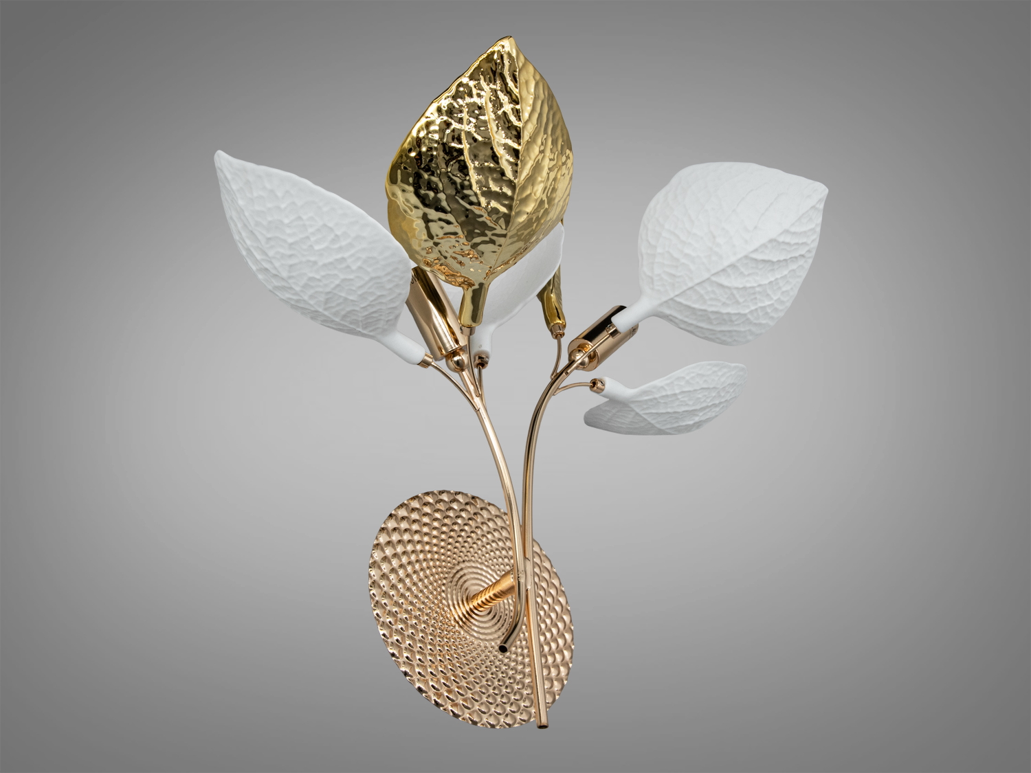 Елегантний світильник з металевими листками, кріплення на стіну, підходить для вітальні.