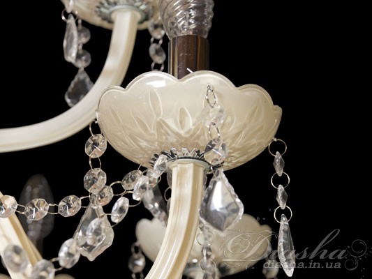 Класична люстра з світло-жовтого скла