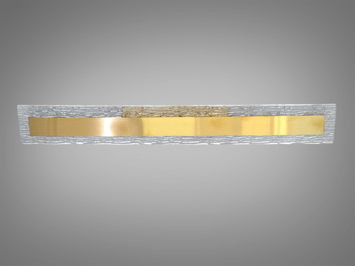 Настінний світильник з металевою вставкою, прямокутний, підходить для мінімалістичного дизайну.