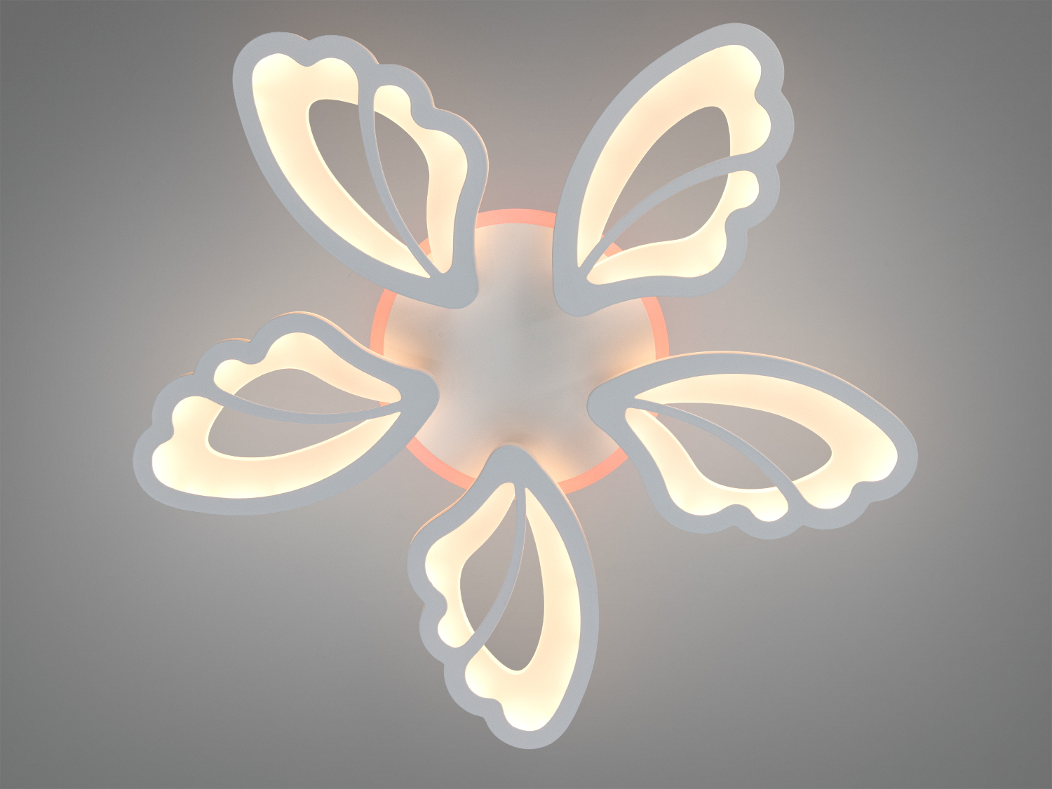 Світильник у формі квітки з теплим світлом, п′ять пелюсток, кріплення на стелю. Ідеально для затишної атмосфери.